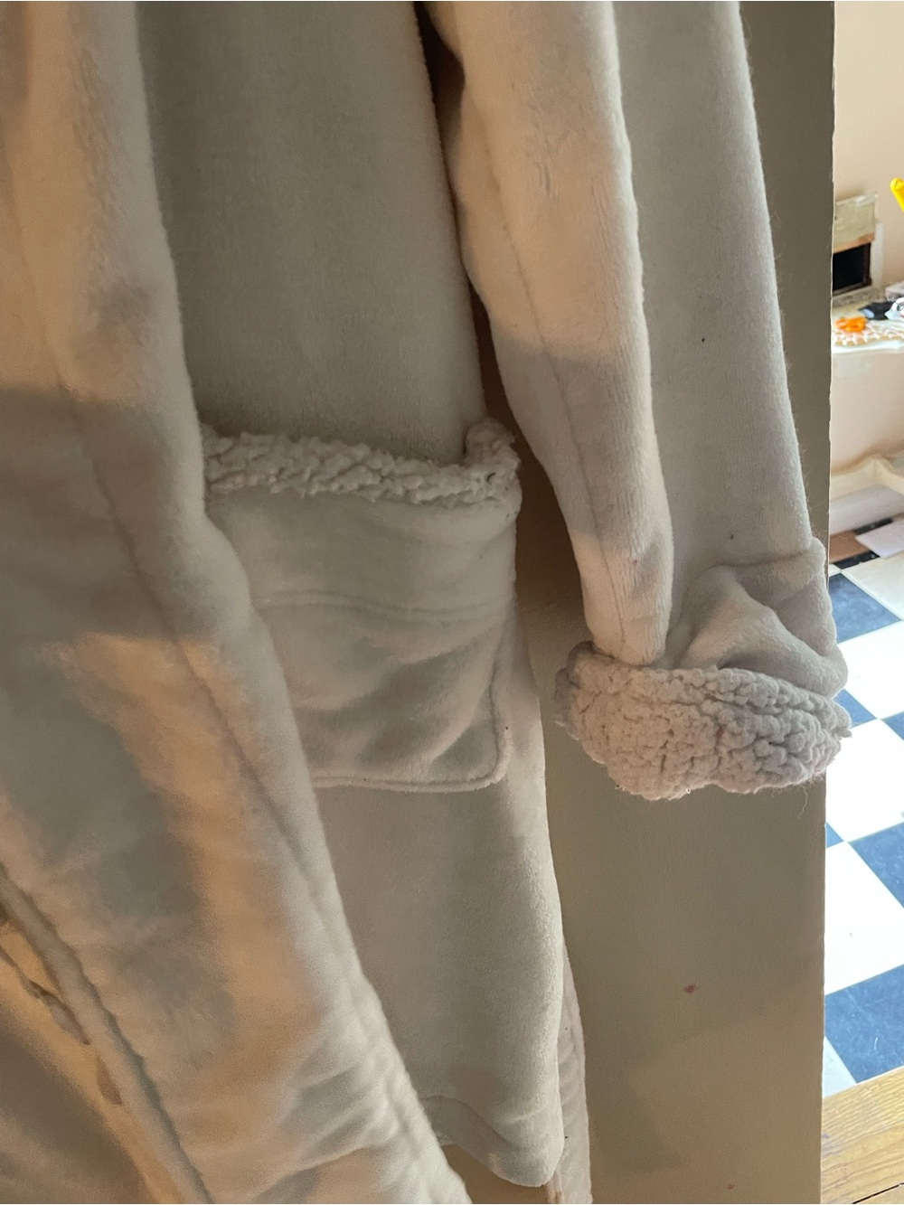Nordstrom Rack Cream Sherpa comfy Robe - Picture 6 of 6